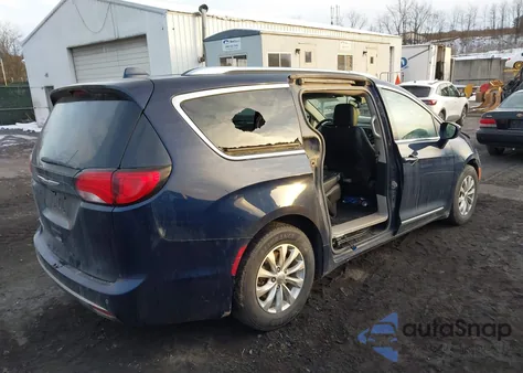 2019 Chrysler Pacifica Touring L z USA, uszkodzony, nr VIN 2C4RC1BG0KR554792